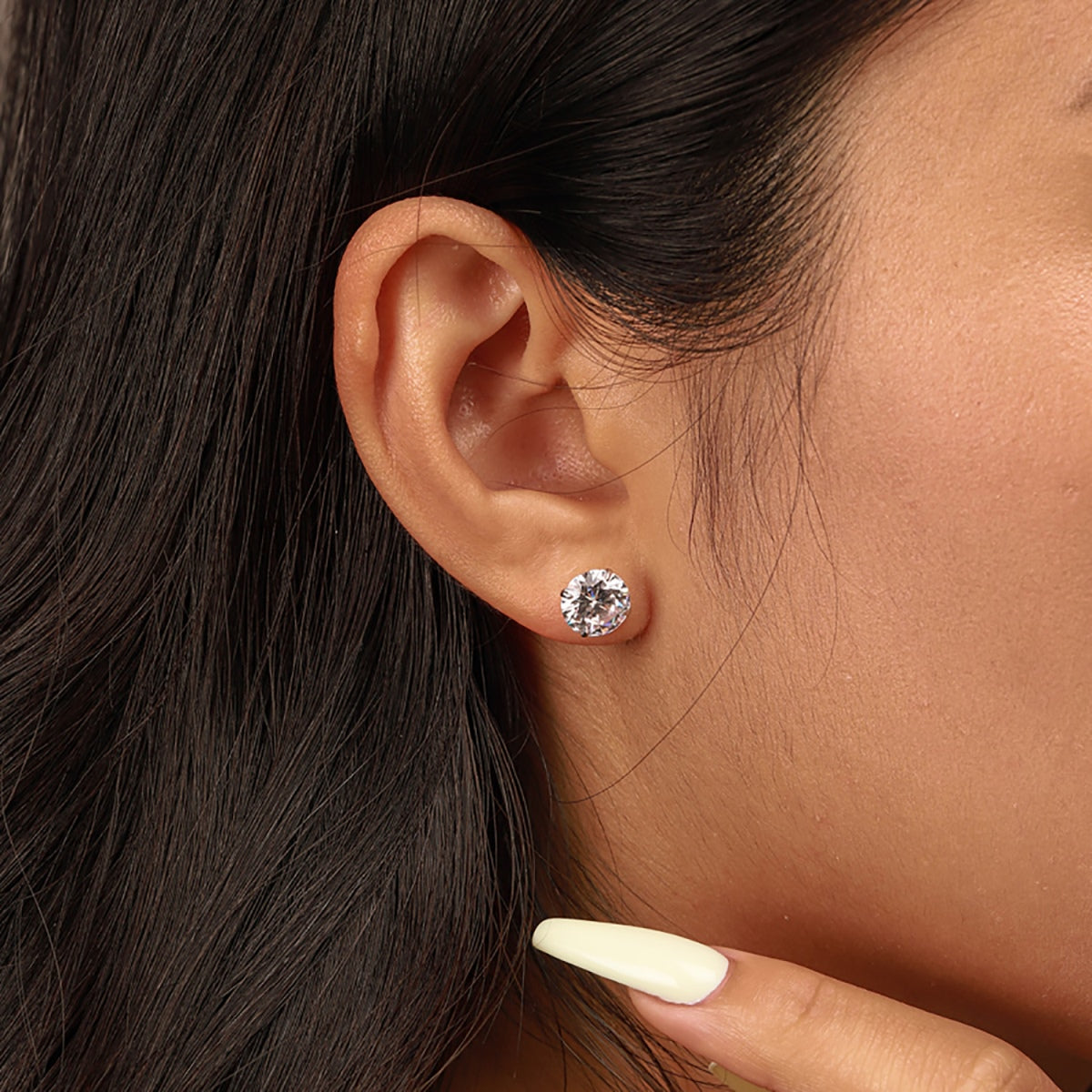 [HOT]Stylish Shiny Round Center Stone Stud Earrings