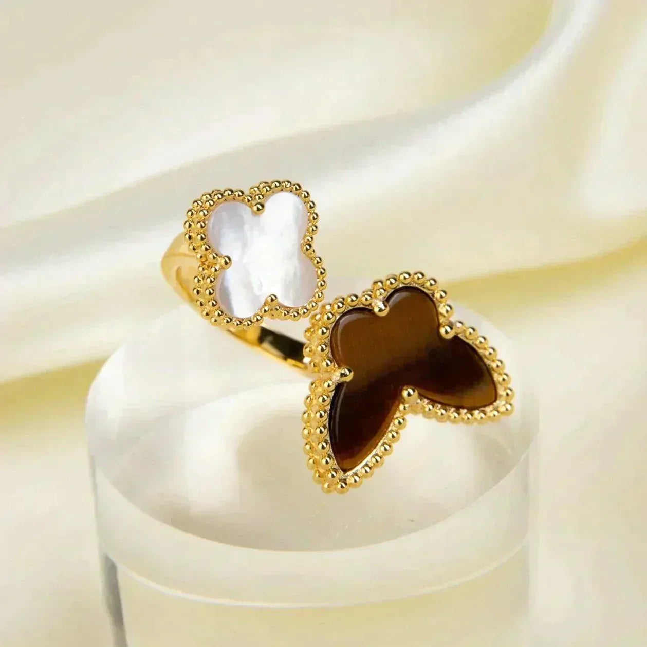 DIANA LUCKY BETWEEN THE FINGER RING