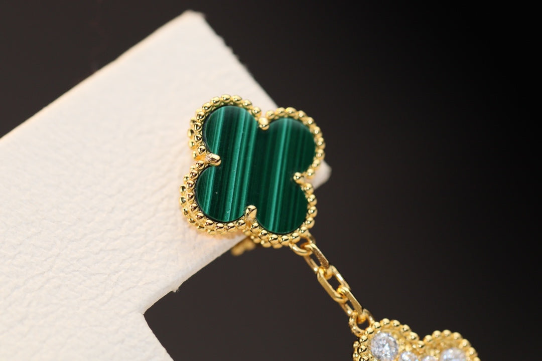 DIANA CLOVER EARRINGS GOLD MALACHITE DIAMOND 3 MOTIF