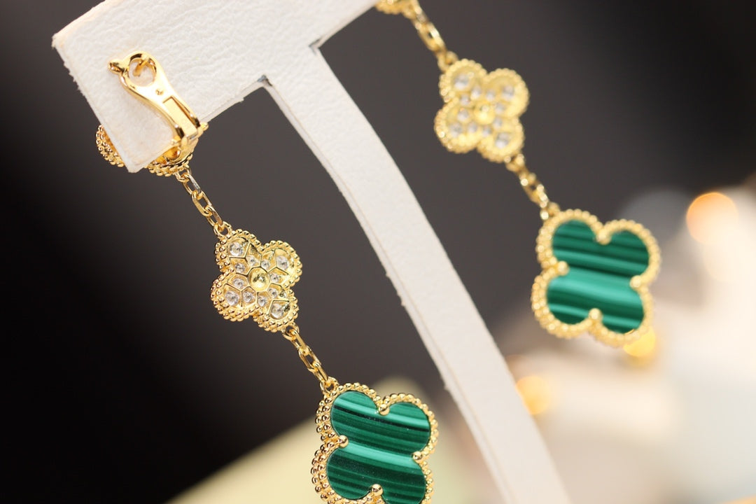 DIANA CLOVER EARRINGS GOLD MALACHITE DIAMOND 3 MOTIF