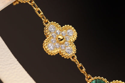 DIANA CLOVER EARRINGS GOLD MALACHITE DIAMOND 3 MOTIF