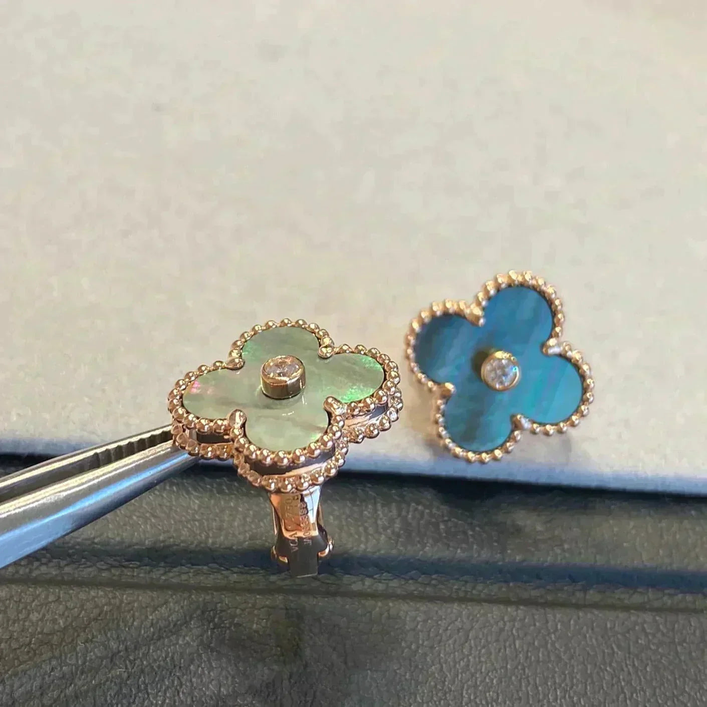 DIANA CLOVER MEDIUM 1 MOTIFS GRAY MOP  DIAMOND EARRINGS