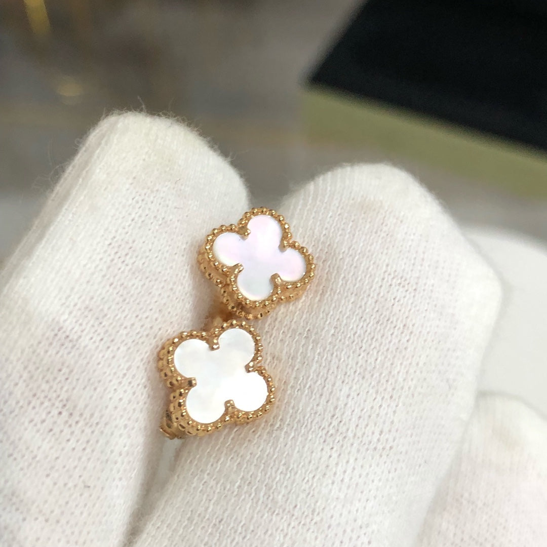 DIANA CLOVER MINI GOLD EARRINGS