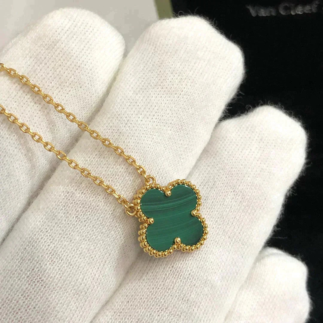 DIANA CLOVER 15MM MALACHITE SINGLE FLOWER  NECKLACE