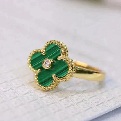 DIANA CLOVER MALACHITE RING GOLD DIAMOND