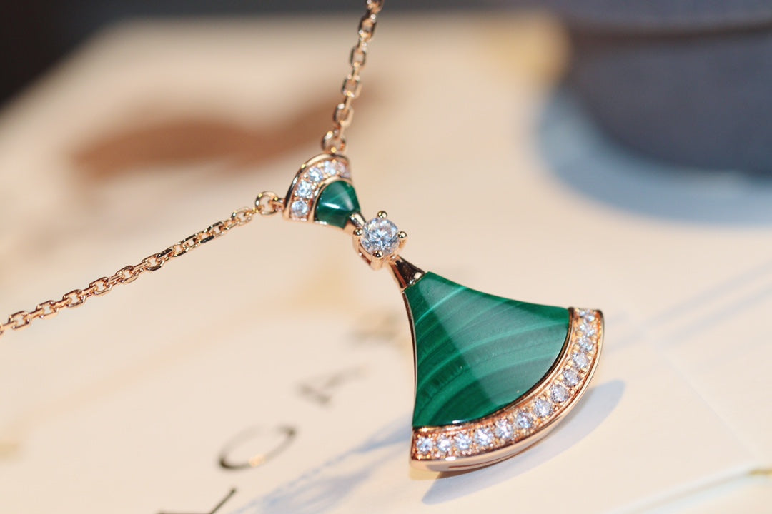 DIANA DREAM NECKLACE MALACHITE DIAMOND