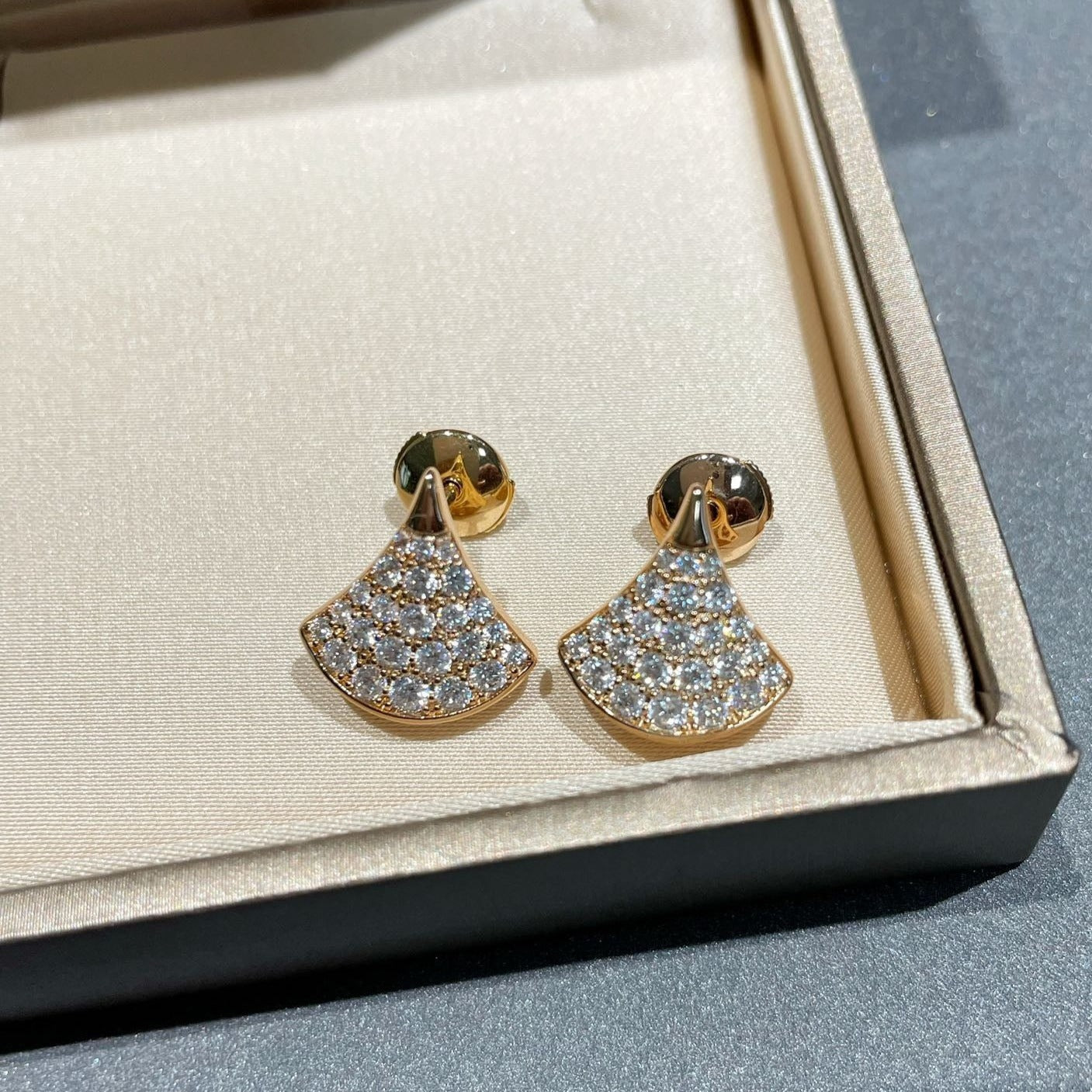 DIANA DREAM STUD EARRINGS DIAMOND