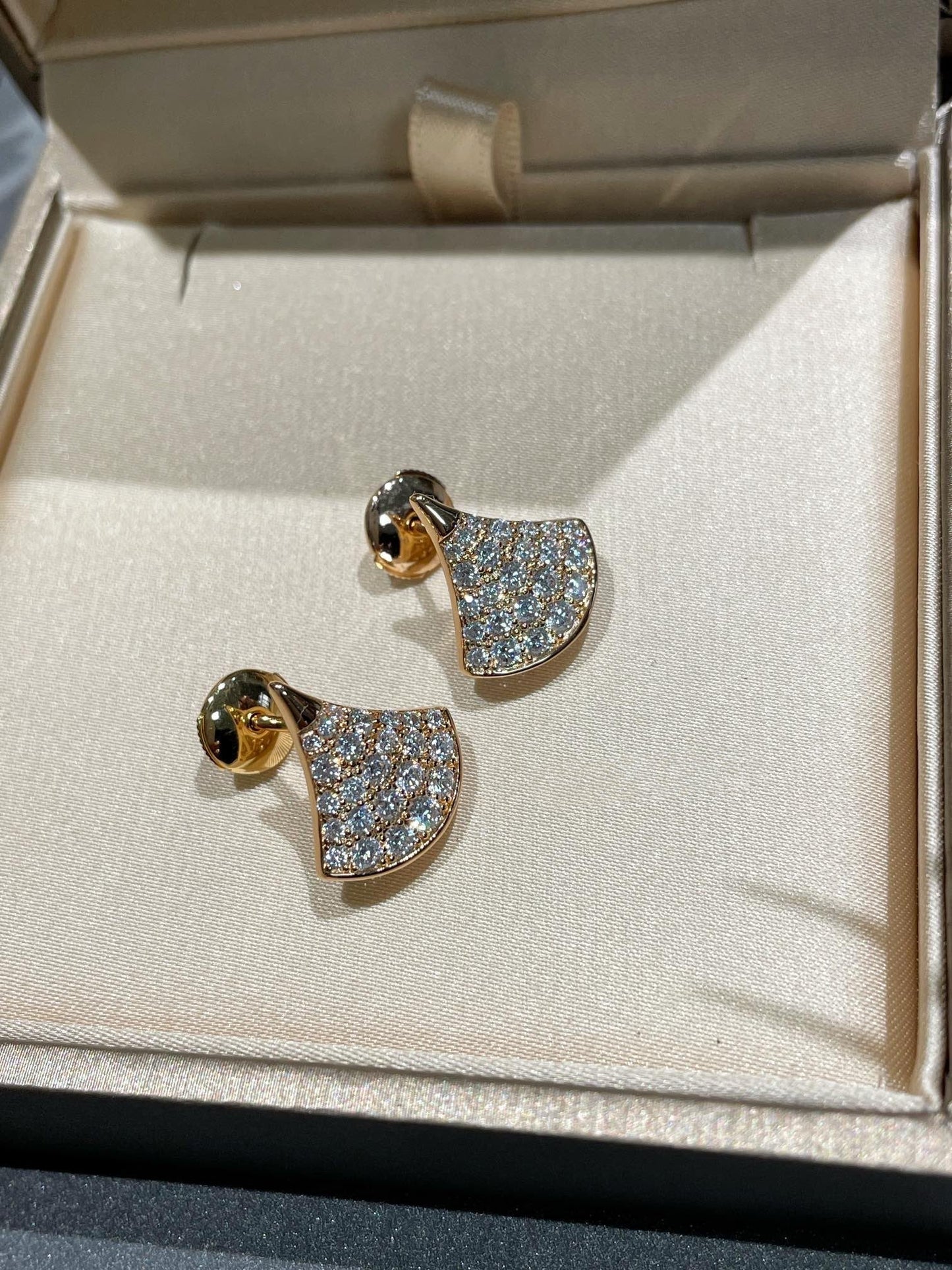 DIANA DREAM STUD EARRINGS DIAMOND