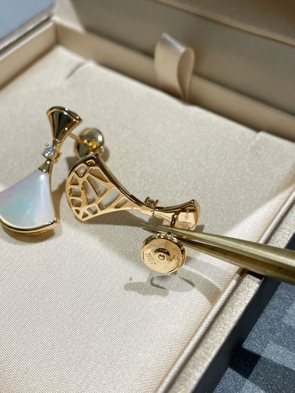 DIANA DREAM MOP 1 DIAMOND EARRINGS