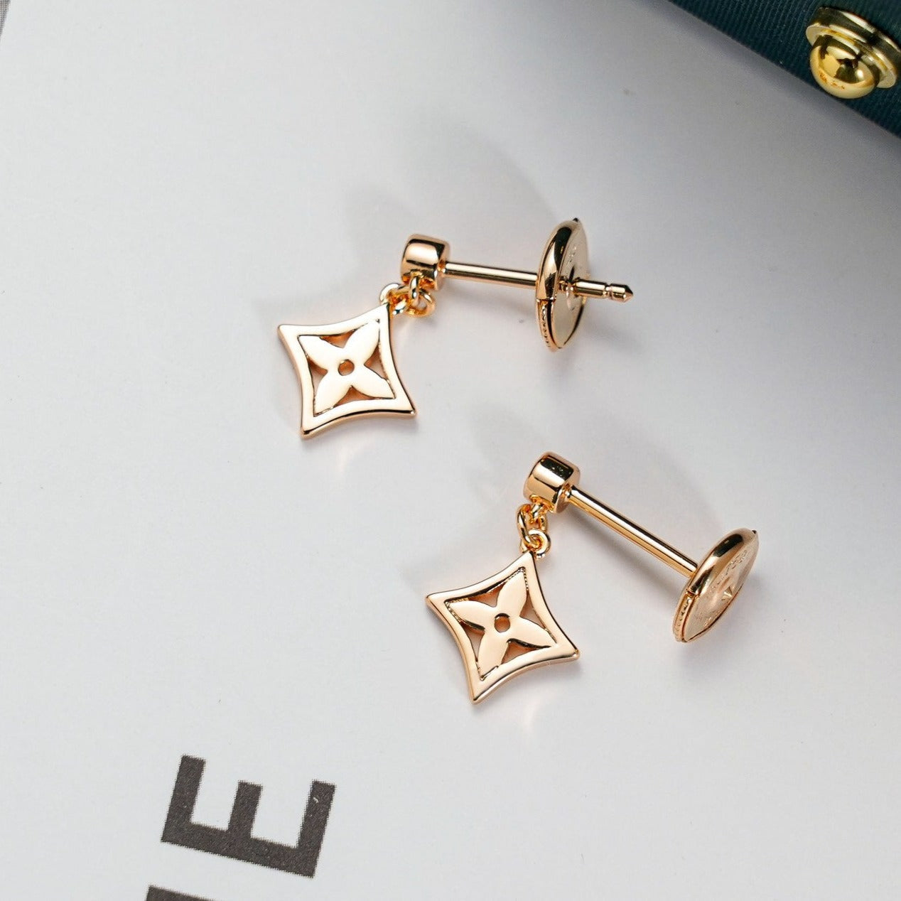 DIANA STAR EARRINGS GOLD