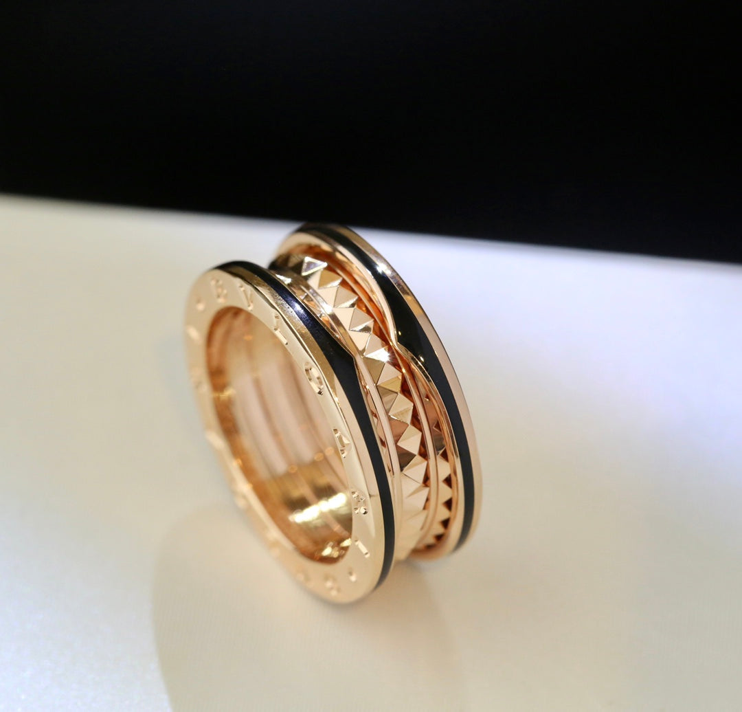 DIANA ZERO 1 GOLD BLACK CERAMIC RING