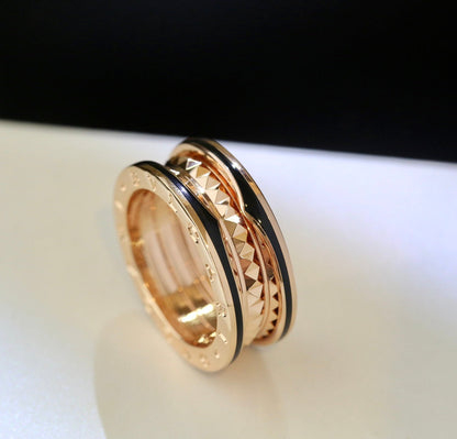 DIANA ZERO 1 GOLD BLACK CERAMIC RING