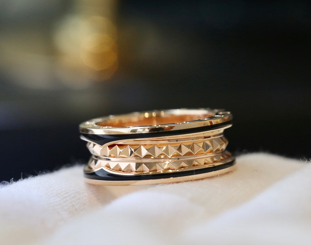 DIANA ZERO 1 GOLD BLACK CERAMIC RING