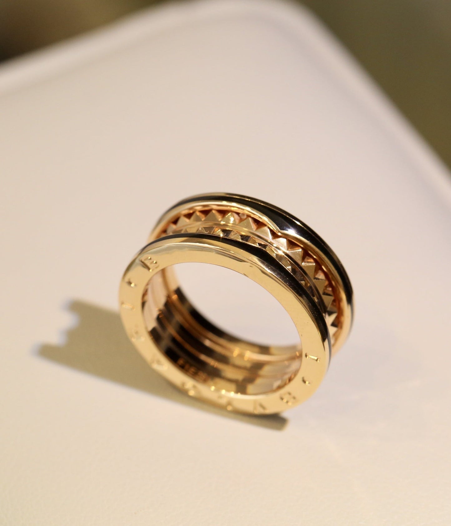 DIANA ZERO 1 GOLD BLACK CERAMIC RING