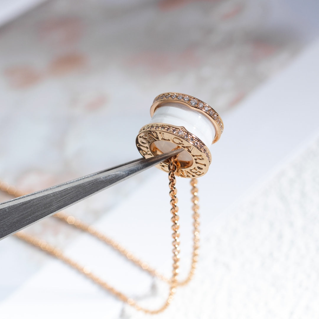 DIANA ZERO 1 WHITE CERAMIC PINK GOLD DIAMOND NECKLACE