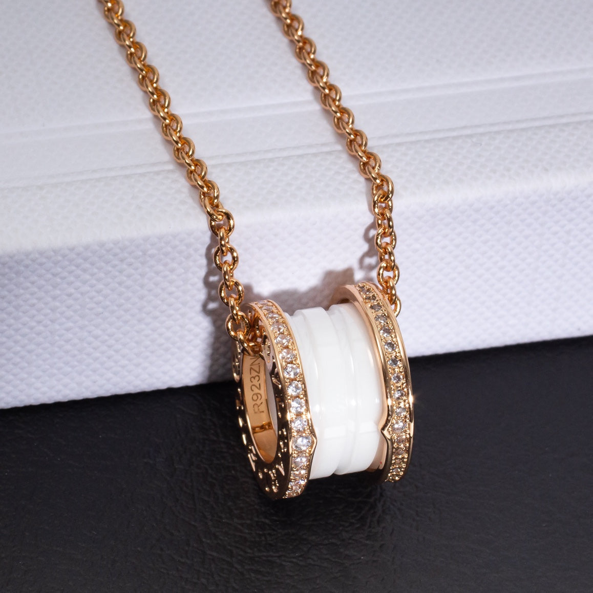 DIANA ZERO 1 WHITE CERAMIC PINK GOLD DIAMOND NECKLACE