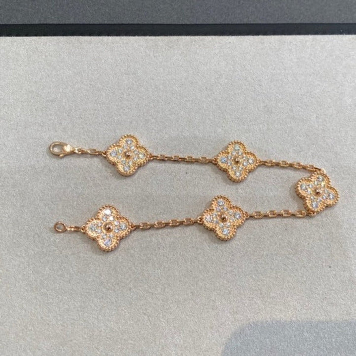 DIANA CLOVER 5 MOTIFS  FULL DIAMOND BRACELET