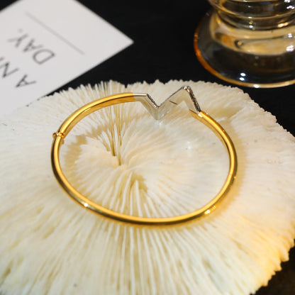 DIANA VOLTE UPSITE DOWN GOLD DIAMOND BRACELET