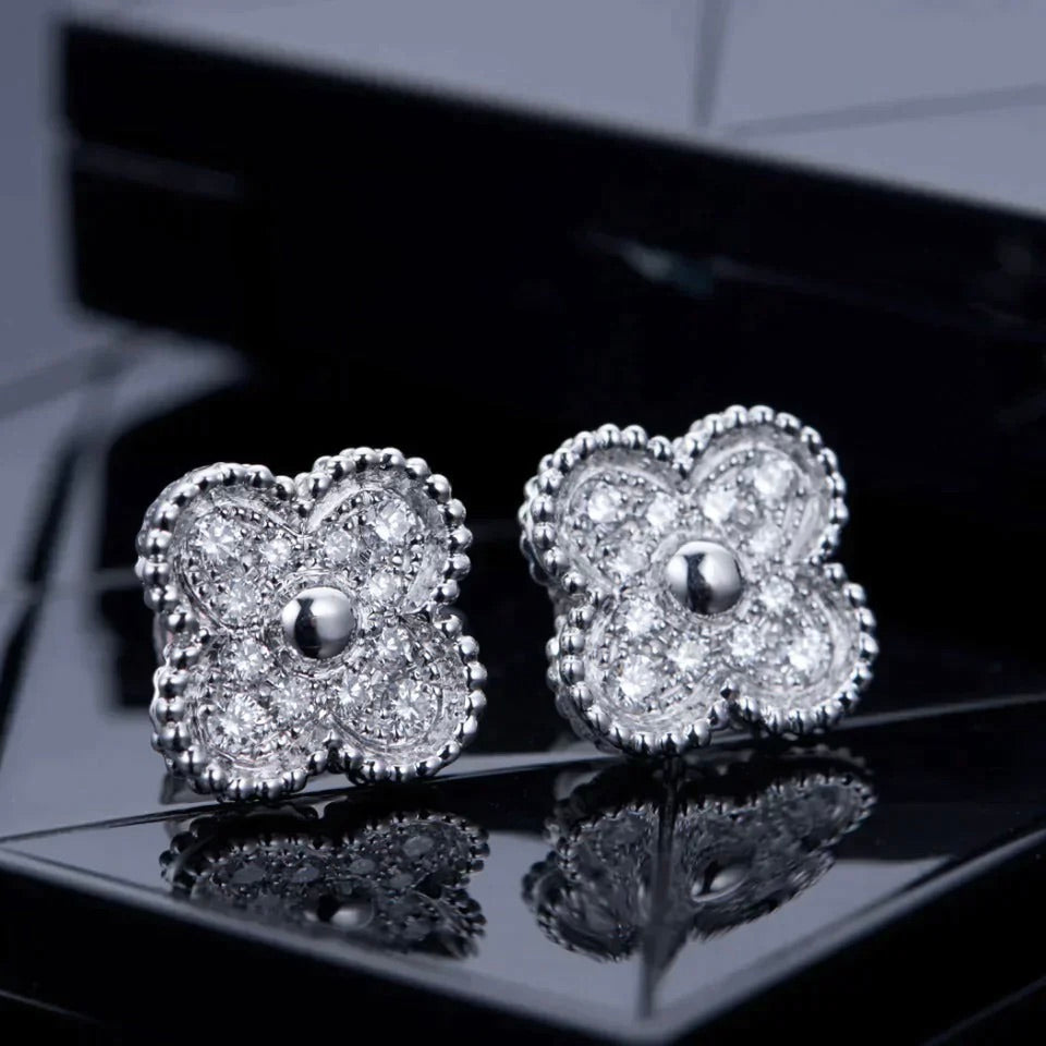 DIANA CLOVER 1 MOTIFS DIAMOND STUD EARRINGS SILVER