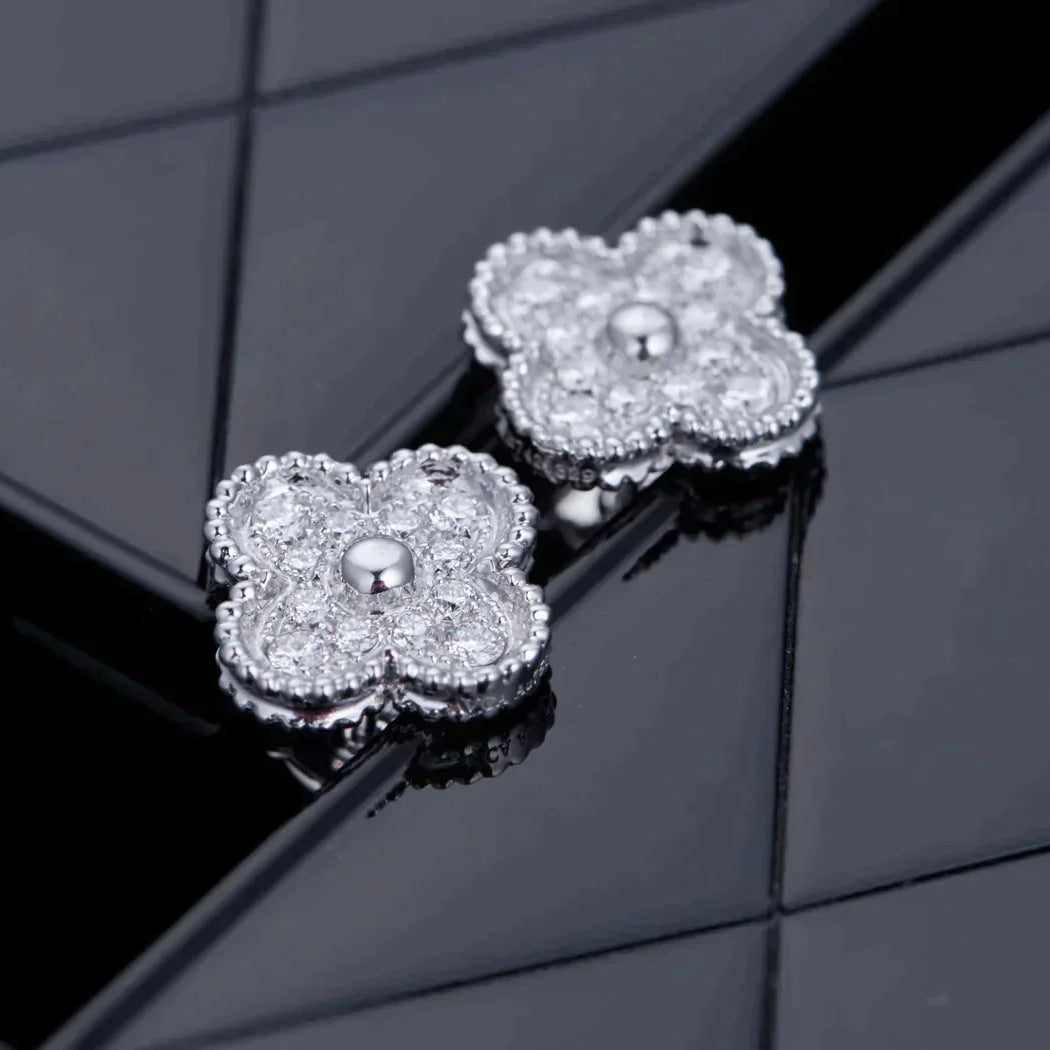 DIANA CLOVER 1 MOTIFS DIAMOND STUD EARRINGS SILVER