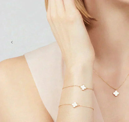 DIANA CLOVER MINI 9.5MM WHITE MOTHER OF PEARL NECKLACE