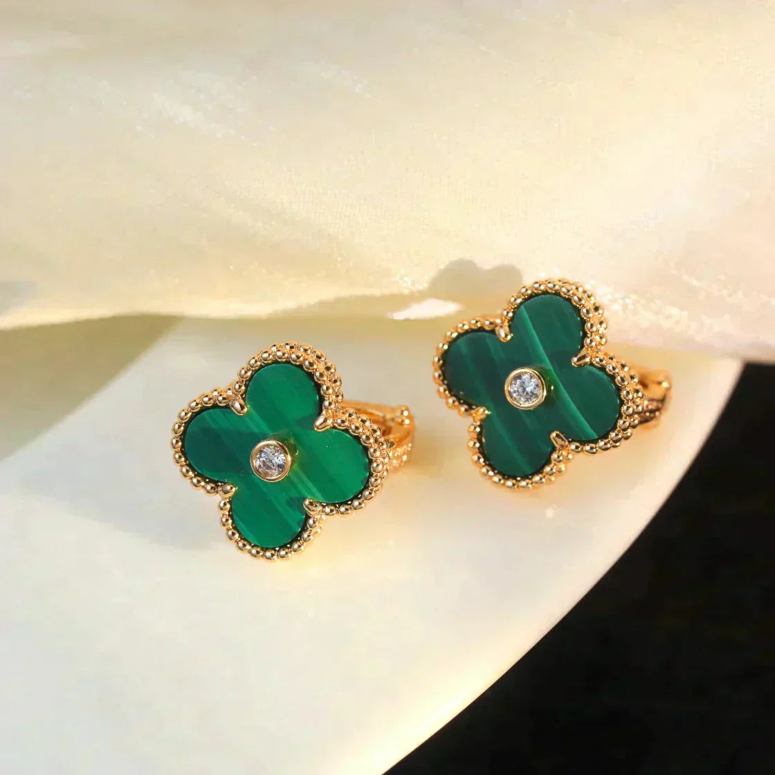 DIANA CLOVER MEDIUM 1 MOTIFS MALACHITE DIAMOND EARRINGS