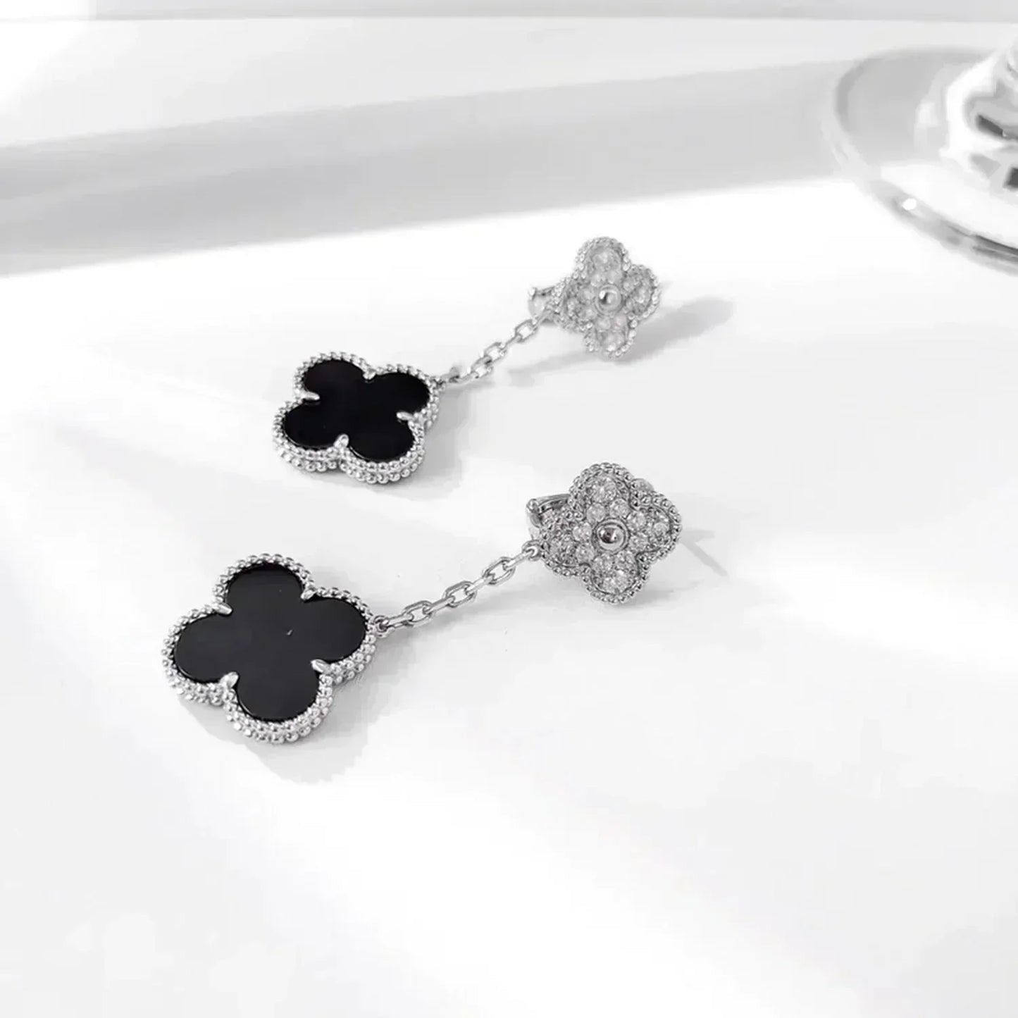 DIANA CLOVER 2 MOTIFS  DIAMOND ONYX EARRINGS SILVER