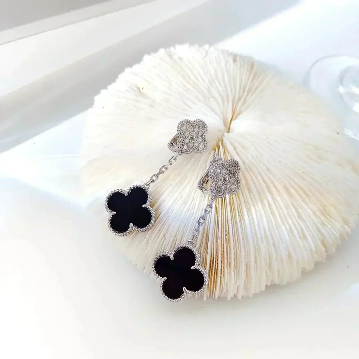 DIANA CLOVER 2 MOTIFS  DIAMOND ONYX EARRINGS SILVER