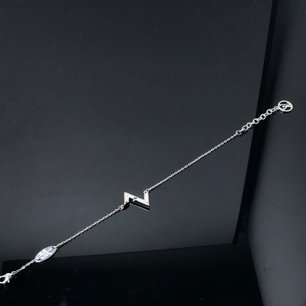 DIANA VOLT LV LOGO BRACELET