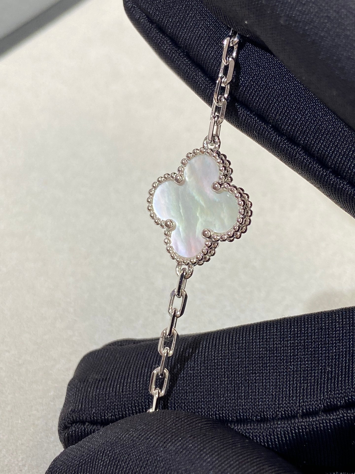 DIANA CLOVER SILVER MOP 5 MOTIF BRACELET