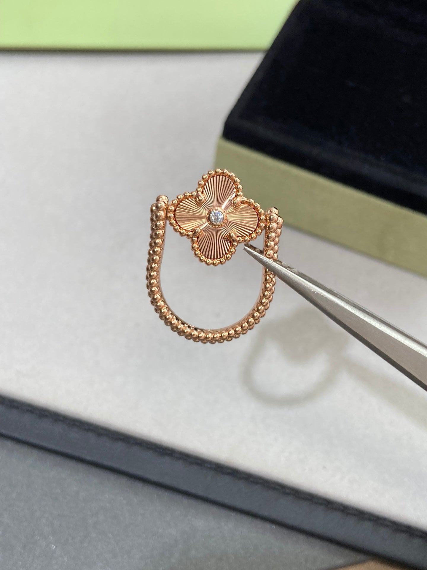 DIANA CLOVER RIVERSIBLE ROSE GOLD RING