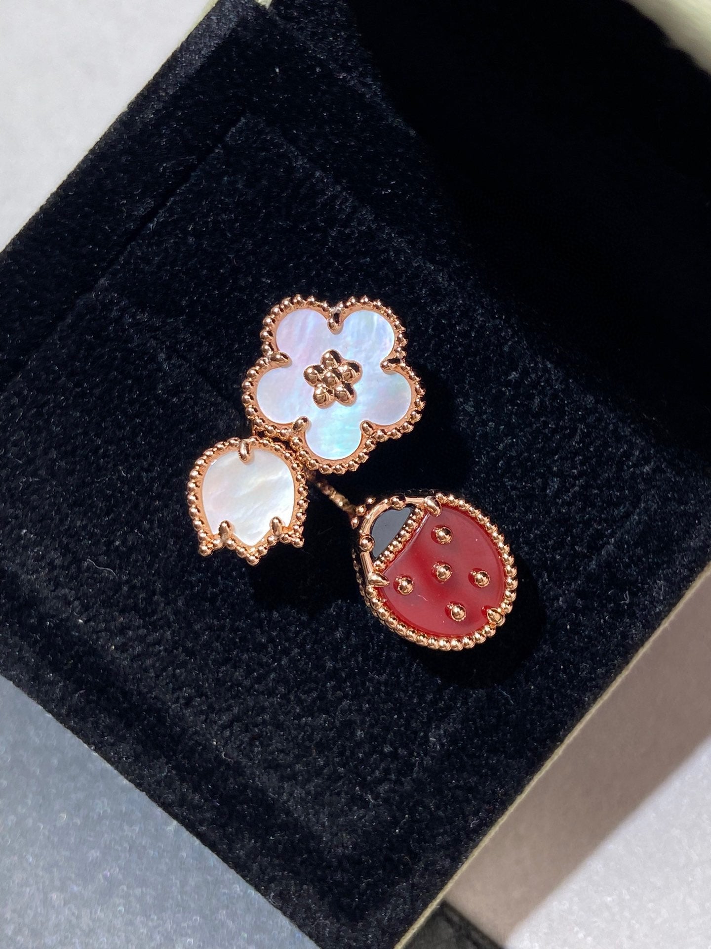 DIANA LUCKY 3 MOTIF ROSE GOLD RING