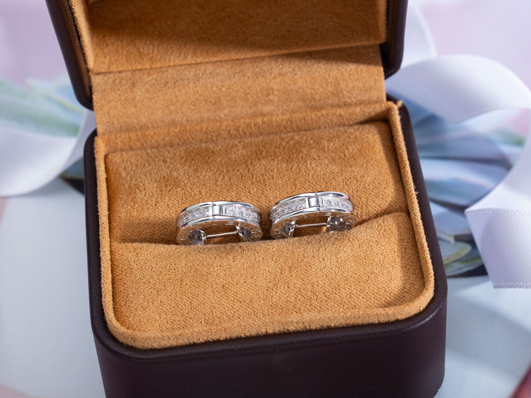 DIANA ZERO 1 MINI SILVER DIAMOND EARRINGS