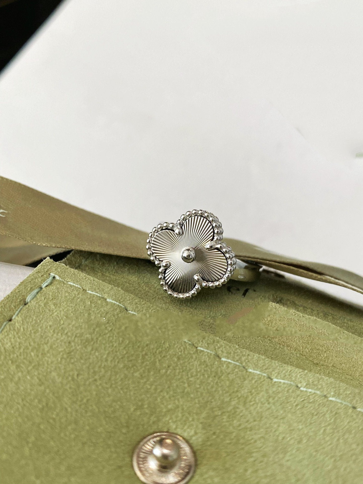 DIANA CLOVER SILVER RING