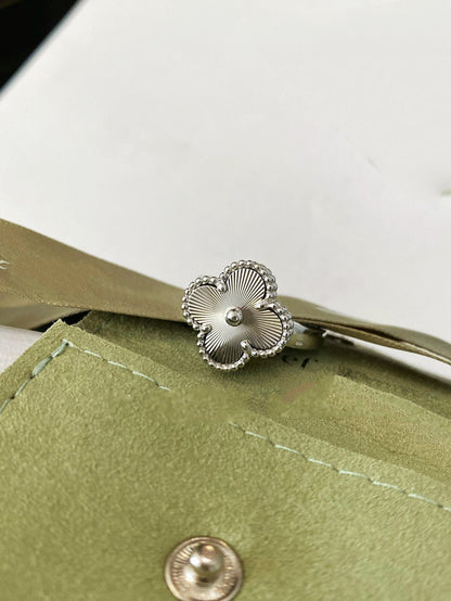 DIANA CLOVER SILVER RING
