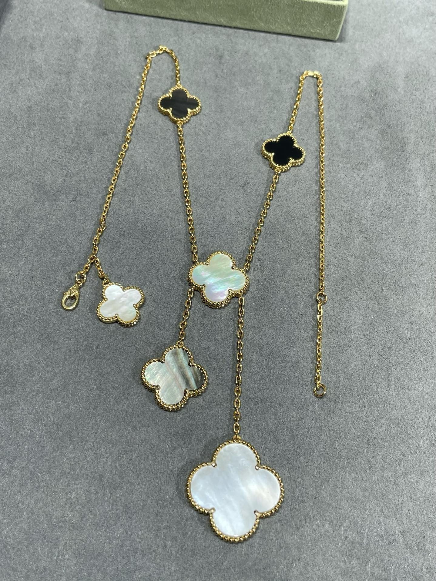 DIANA CLOVER 6 MOTIF MOP ONYX GOLD NECKLACE