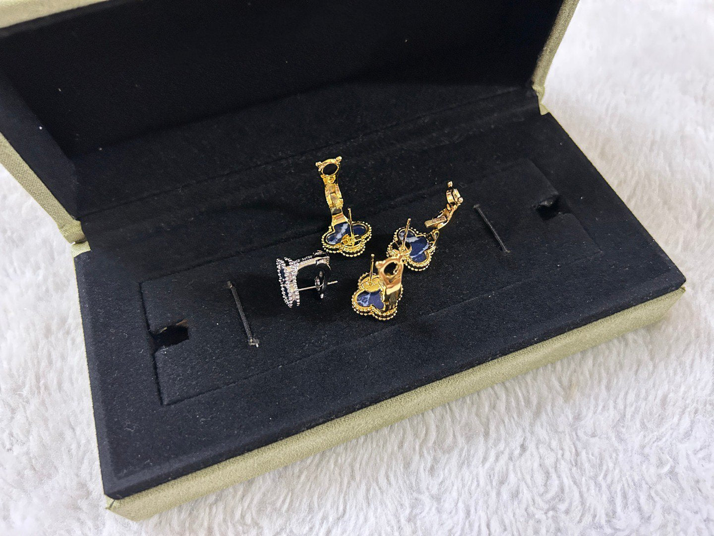 DIANA CLOVER PIETERSITE MEDIUM STUD EARRINGS