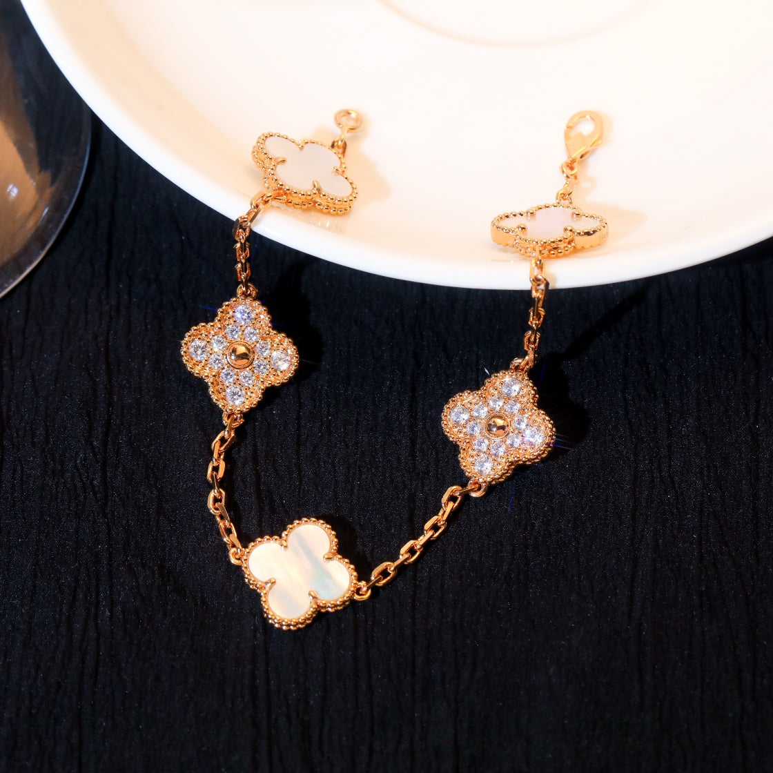 DIANA CLOVER BRACELET 5 MOTIF WHITE MOP DIAMOND