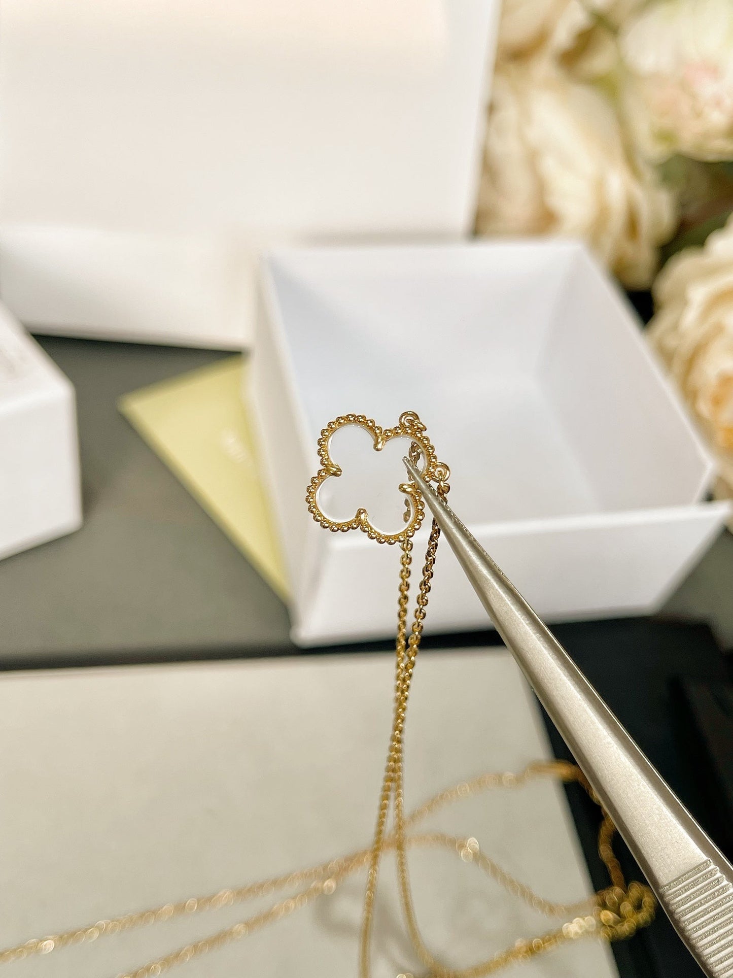 DIANA CLOVER ROCK CRYSTAL ROSE GOLD NECKLACE