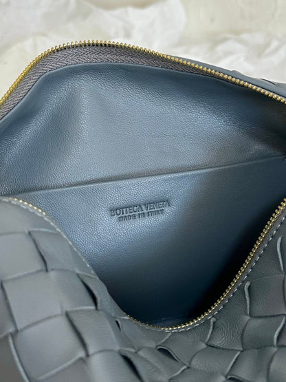 BV LOOP SMALL 23CM GREY CALFSKIN