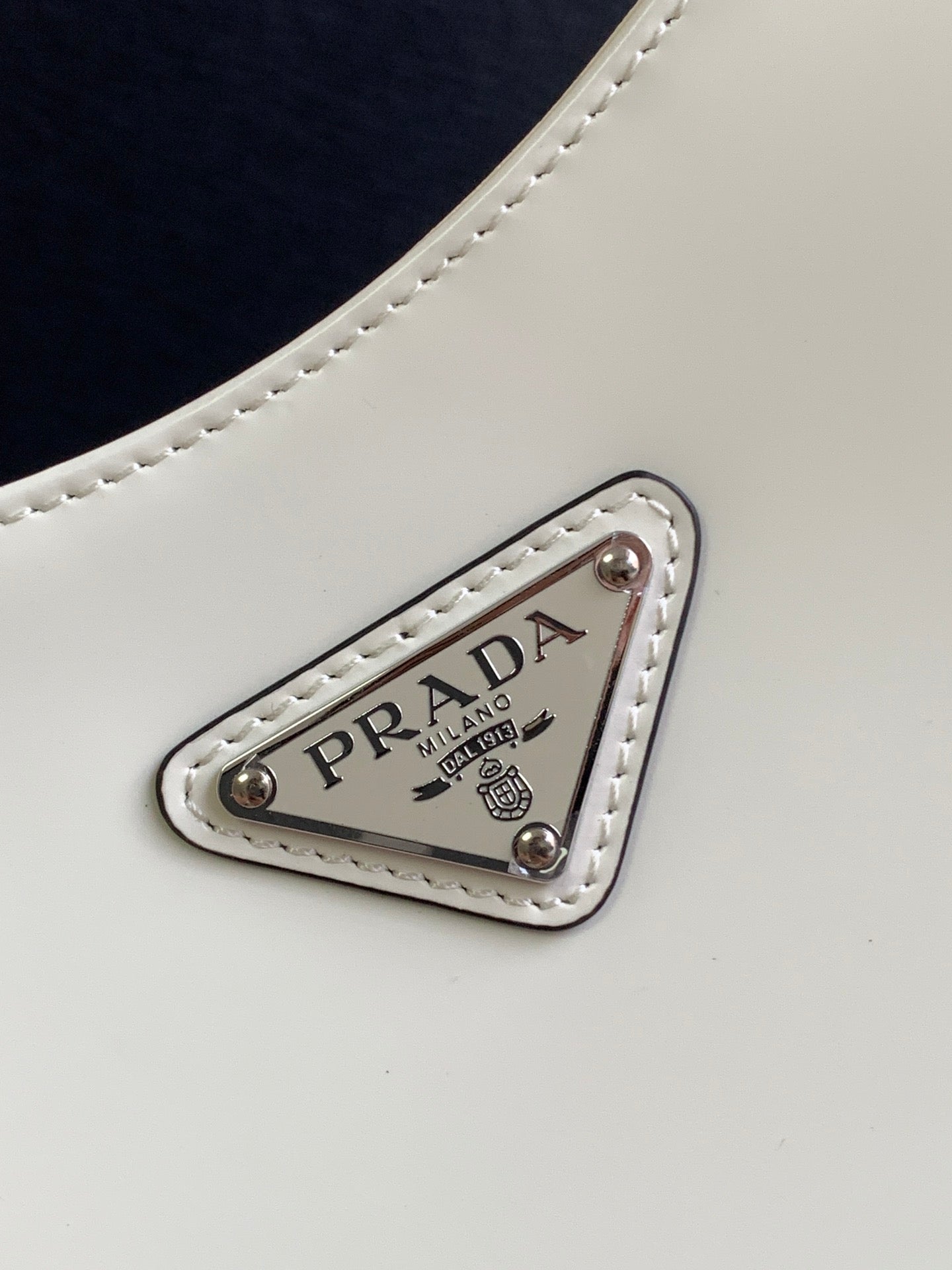 CLEO 30 WHITE BLACK BRUSHED LEATHER SHOULDER BAG