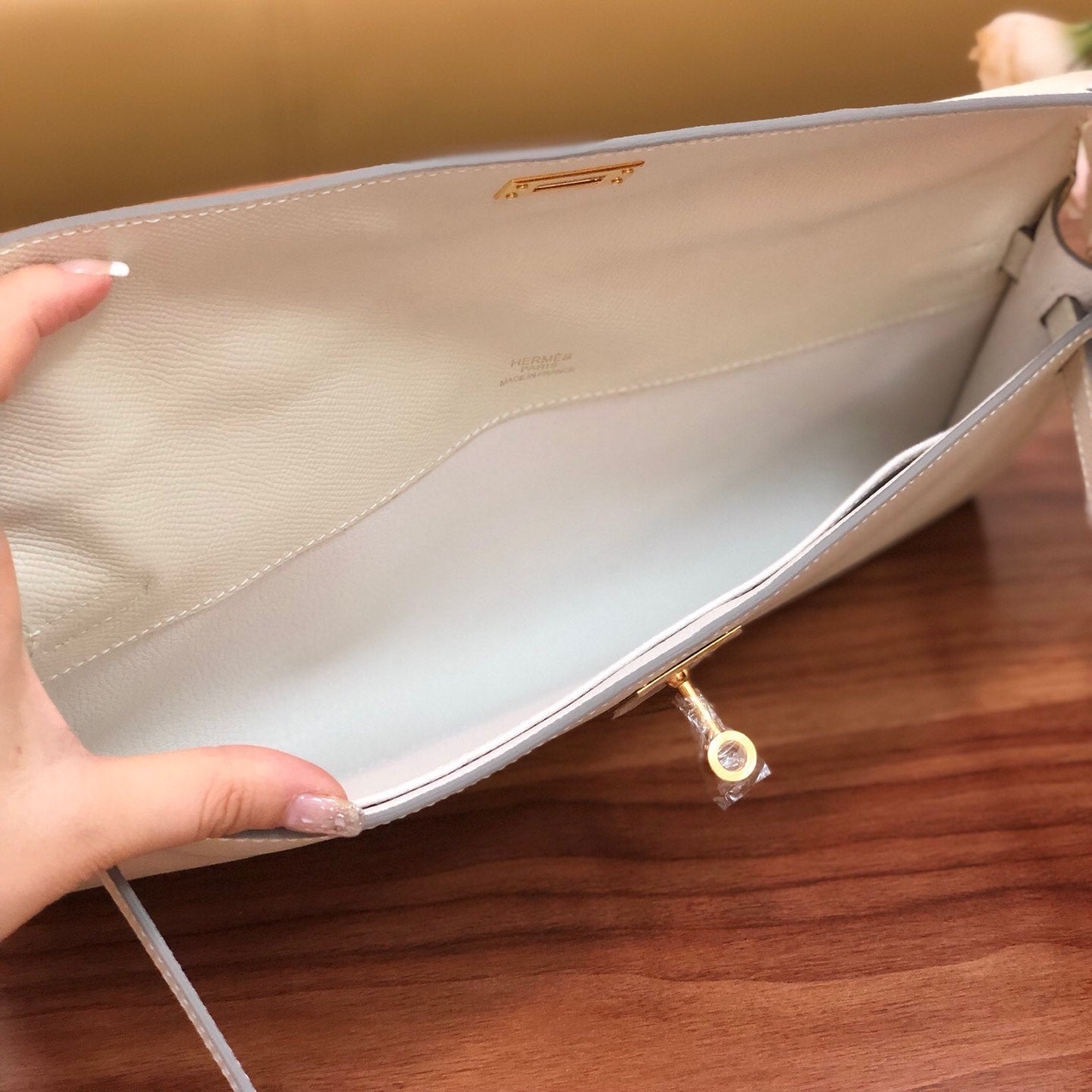 HM Kelly Cut 31cm White Swift Leather Ghw