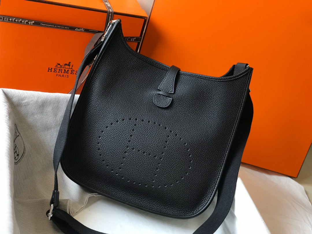 Evelyne 29cm Black Togo Shw