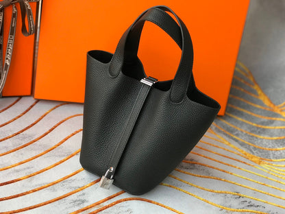 picotin lock 18 black togo shw