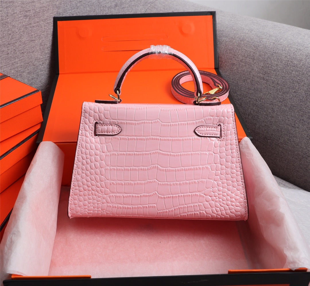 HM KELLY MINI 22 LIGHT PINK EMBOSSED CALFSKIN GOLD HARDWARE