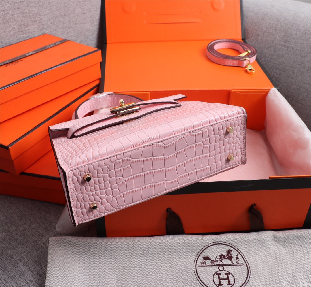 HM KELLY MINI 22 LIGHT PINK EMBOSSED CALFSKIN GOLD HARDWARE