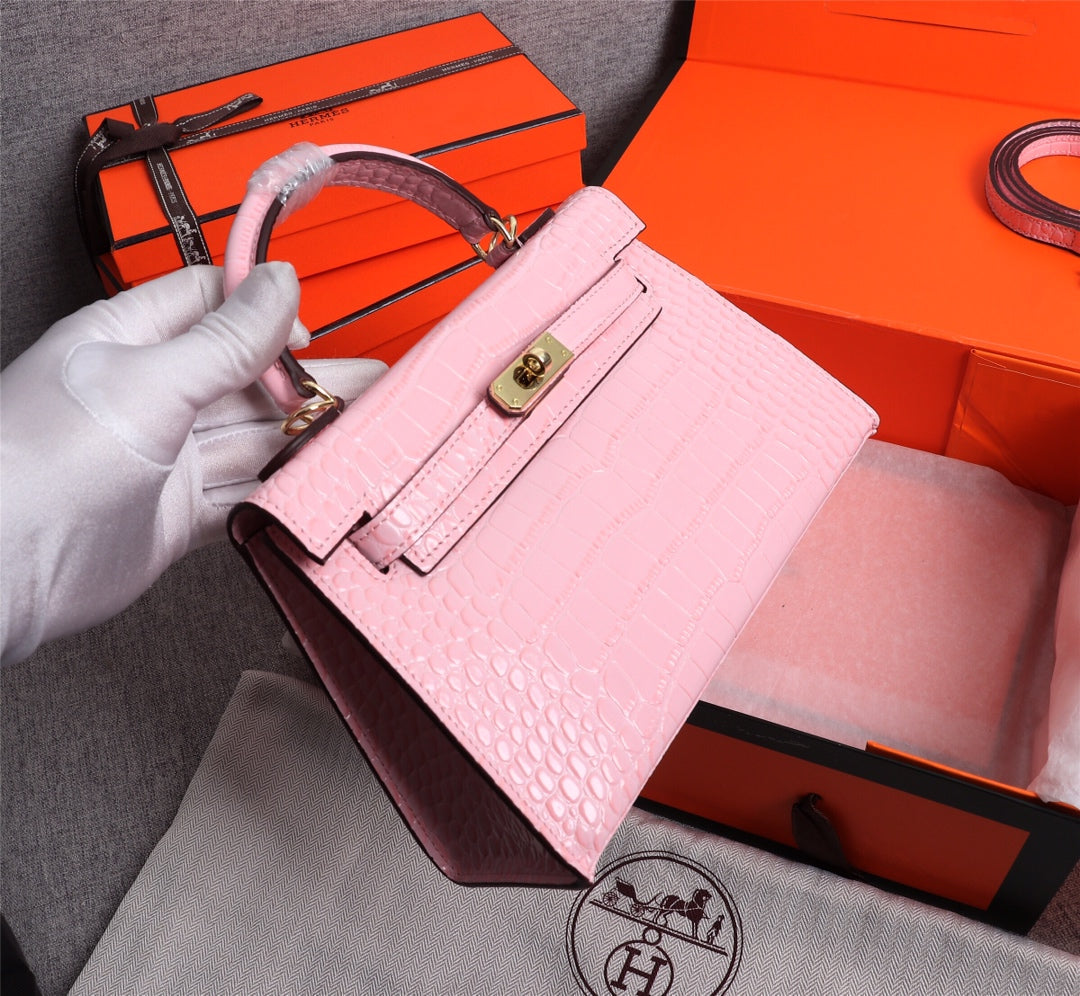 HM KELLY MINI 22 LIGHT PINK EMBOSSED CALFSKIN GOLD HARDWARE