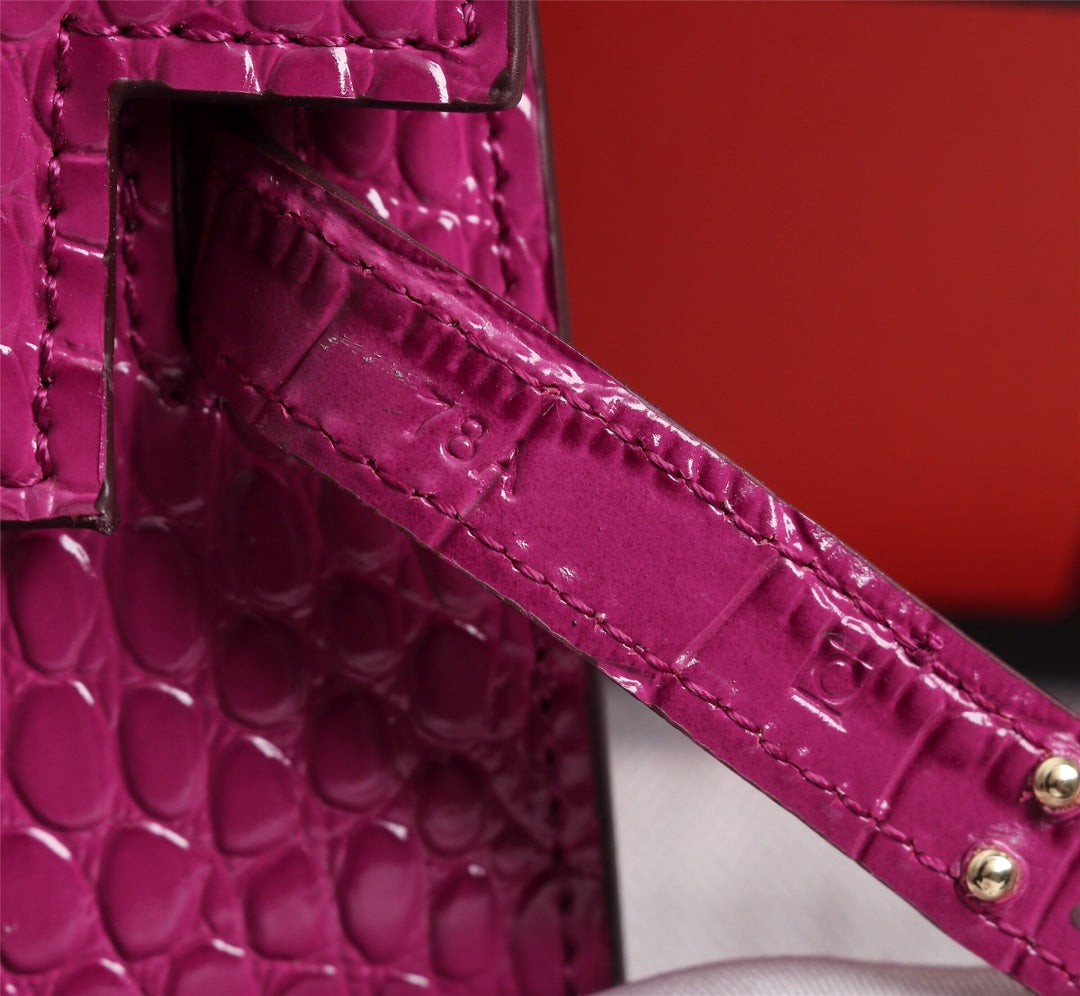 HM KELLY MINI 22 BARBIE PINK CROCODILE EMBOSSED CALFSKIN GOLD HARDWARE