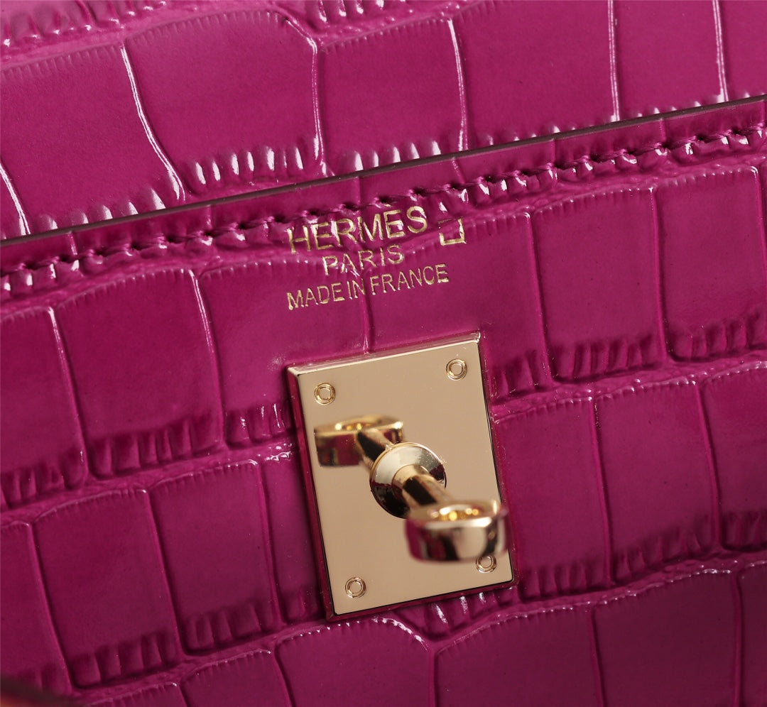 HM KELLY MINI 22 BARBIE PINK CROCODILE EMBOSSED CALFSKIN GOLD HARDWARE