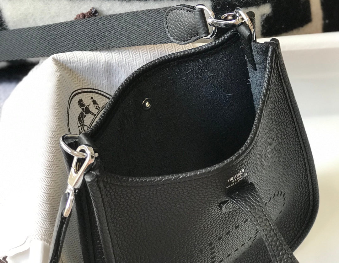 Mini Evelyne 18cm Black Togo Silver Hardware